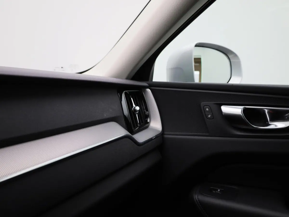 T6 PHEV 4x4 Core Aut. | Automaat | Apple Carplay / Android Auto | Panoramadak | Achteruitrijcamera | Parkeersensoren | Stoelverwarming |