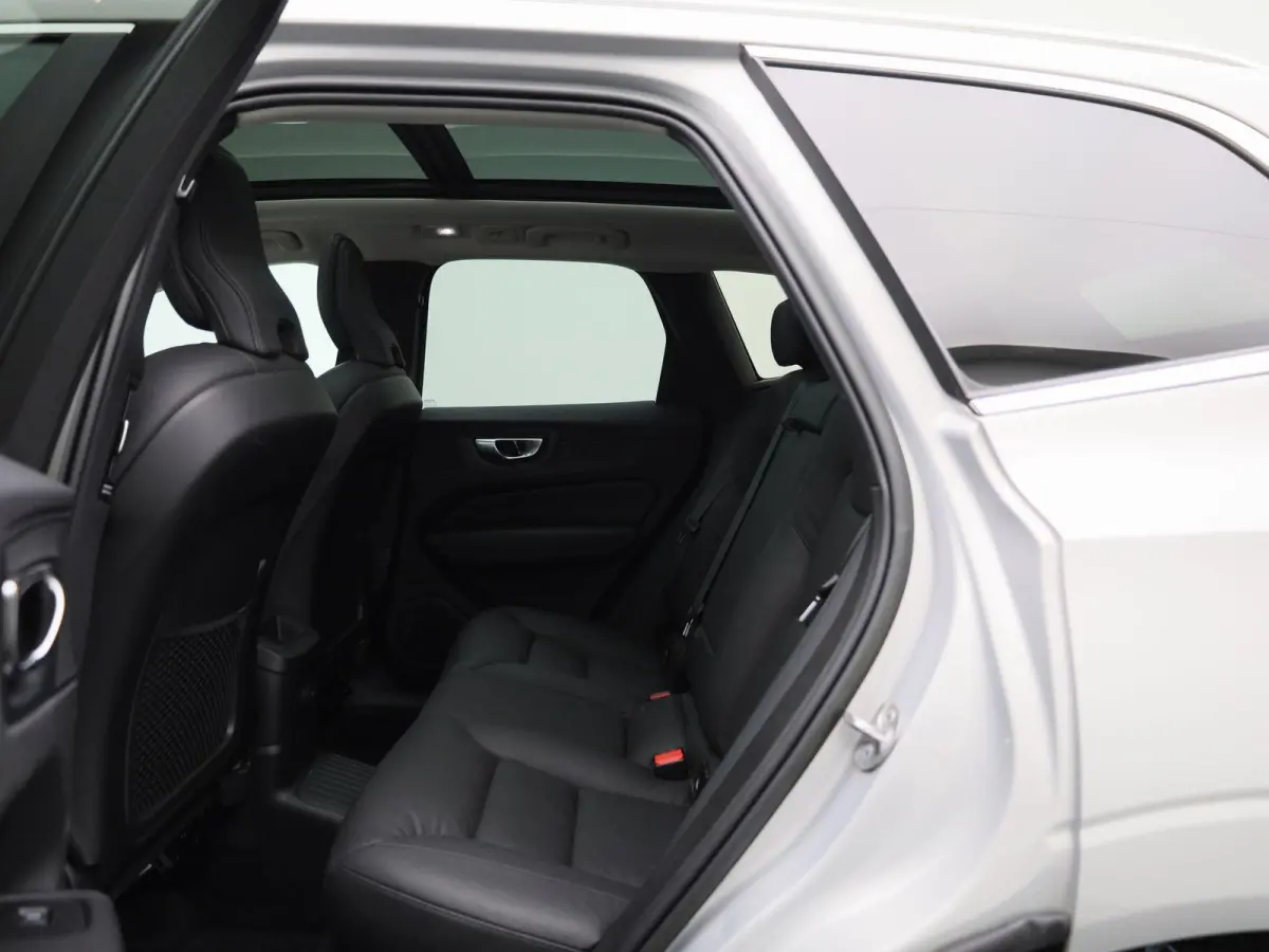 T6 PHEV 4x4 Core Aut. | Automaat | Apple Carplay / Android Auto | Panoramadak | Achteruitrijcamera | Parkeersensoren | Stoelverwarming |