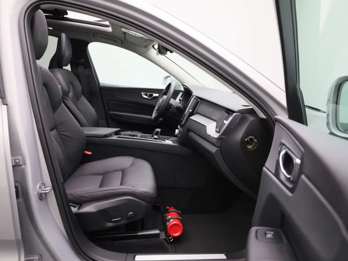 T6 PHEV 4x4 Core Aut. | Automaat | Apple Carplay / Android Auto | Panoramadak | Achteruitrijcamera | Parkeersensoren | Stoelverwarming |