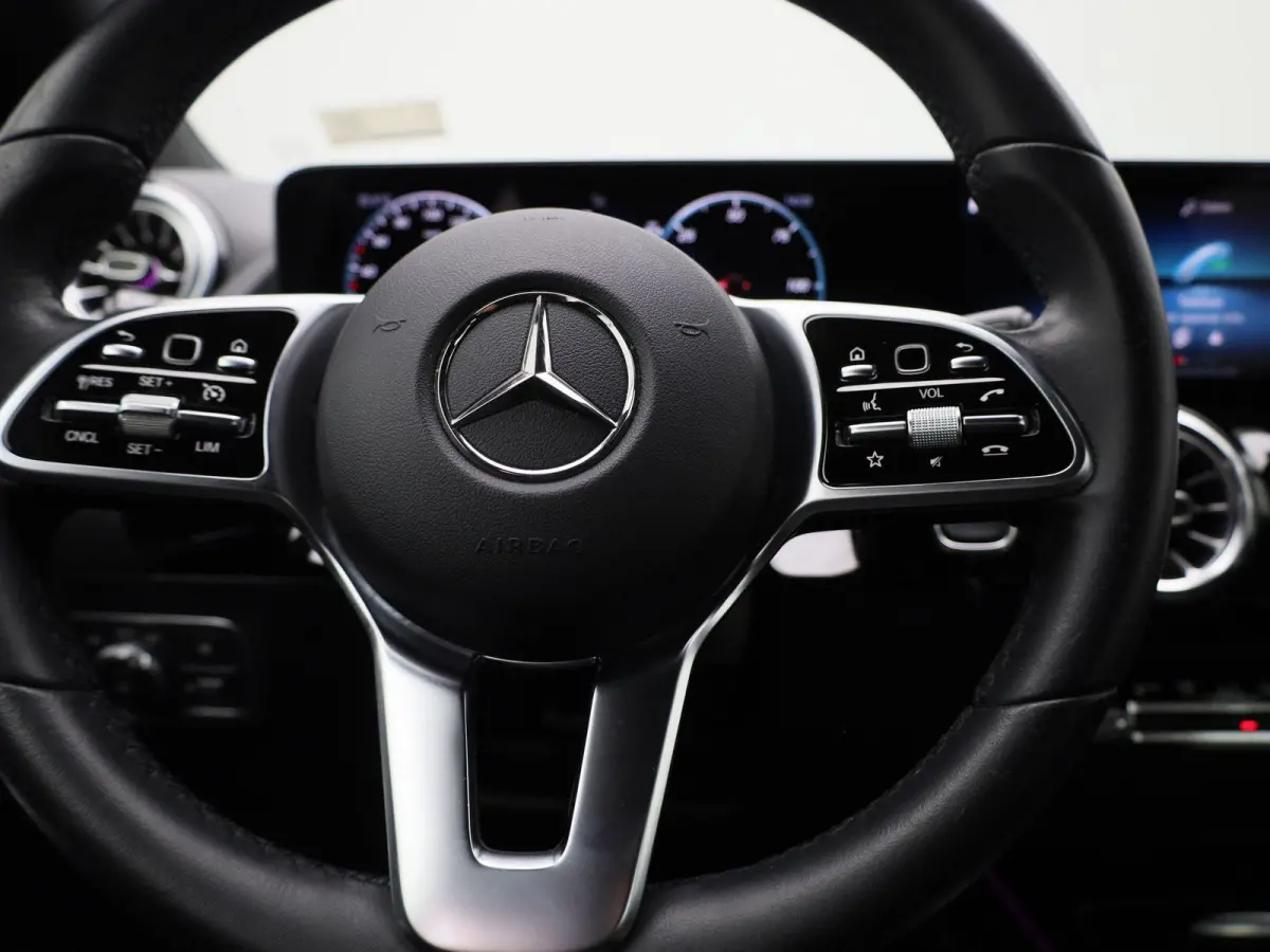 EQA 250+ Business Line | Apple Carplay / Android Auto | Sfeerverlichting | Stoelverwarming | Cruise Control |