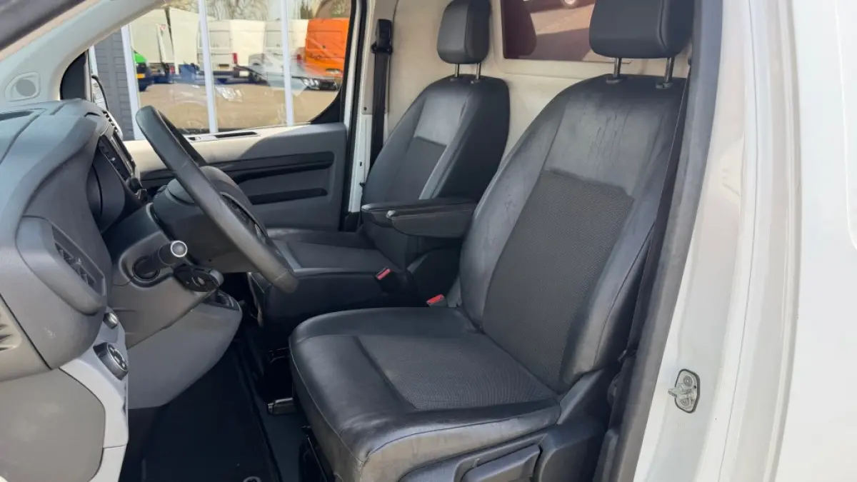 1.5 BLEUHDI 88KW 120PK L2H1 STANDAARD EURO 6 AIRCO/ CRUISE CONTROL/ 100% DEALERONDERHOUDEN