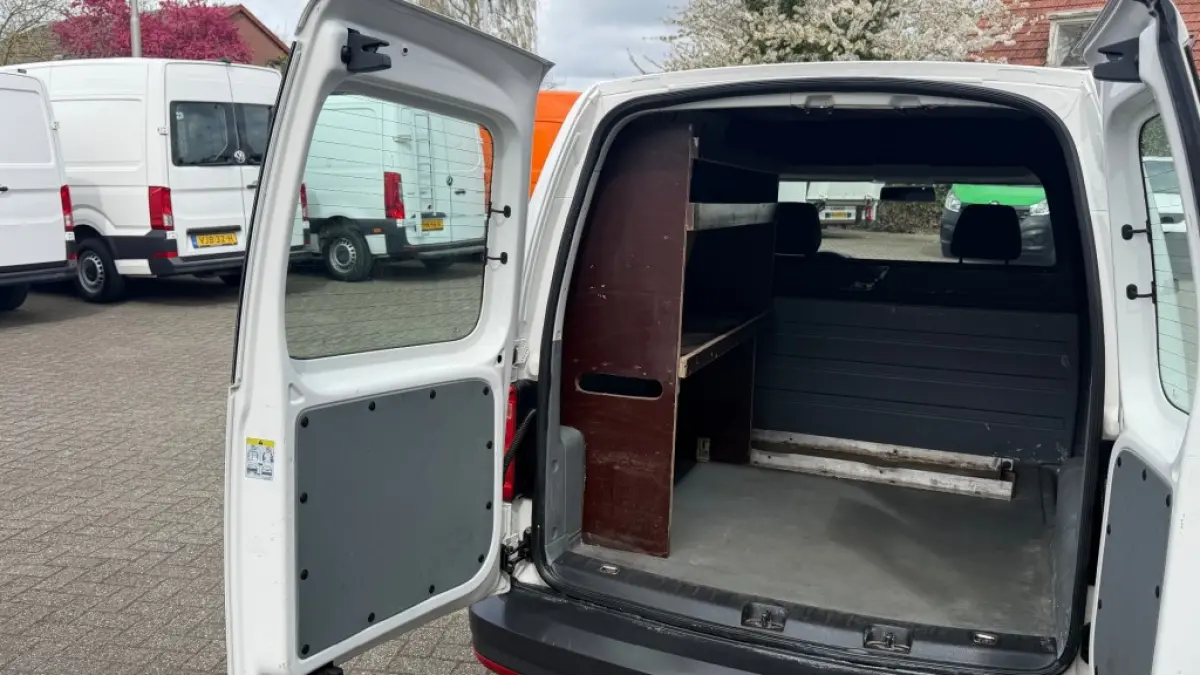 2.0 TDI 55KW 75PK EURO 6 NAVIGATIE/ AIRCO/ SCHUIFDEUR/ 100% DEALERONDERHOUDEN