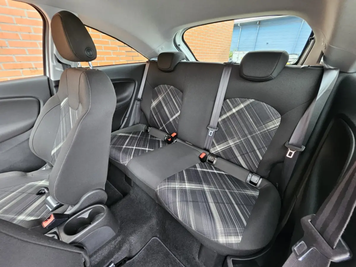 1.0 Turbo Color Edition OPC-line Carplay Airco Spoilerpakket
