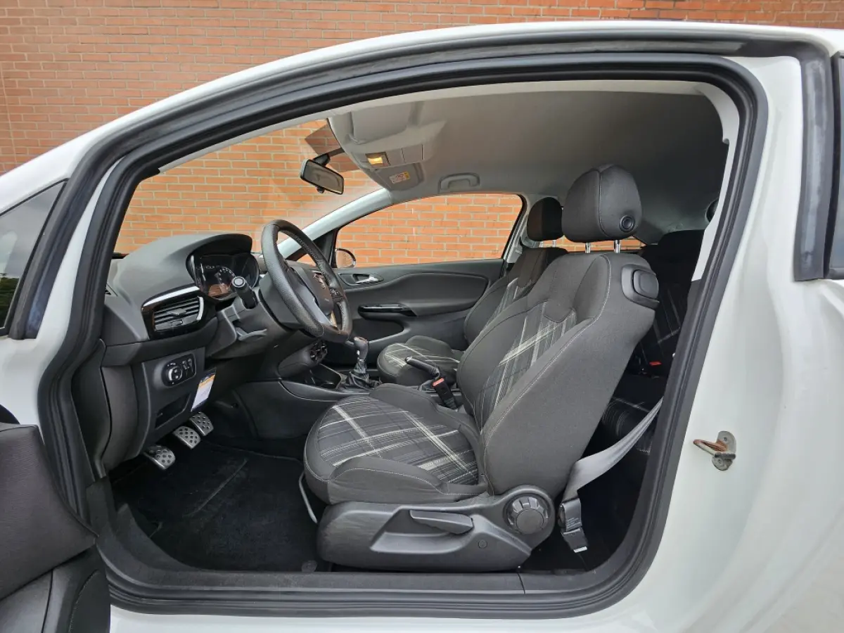 1.0 Turbo Color Edition OPC-line Carplay Airco Spoilerpakket