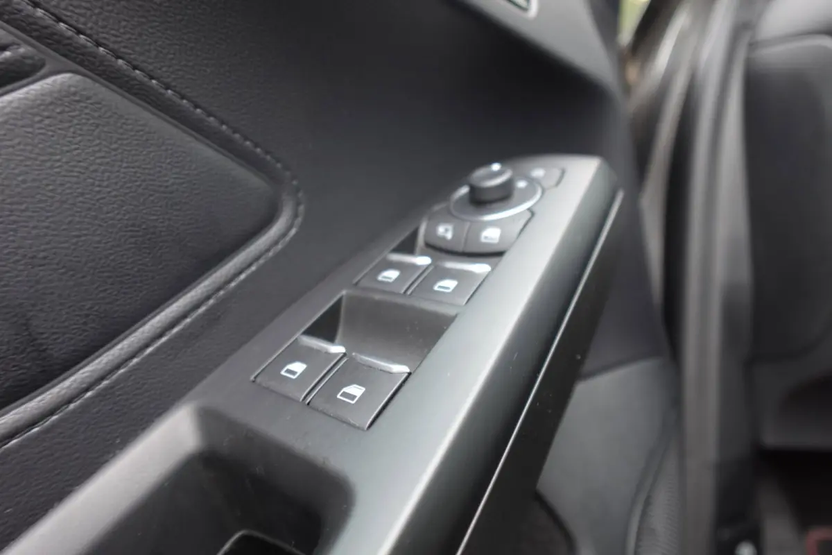 1.0 EcoBoost Hybrid ST Line PANO KEYLESS B&O