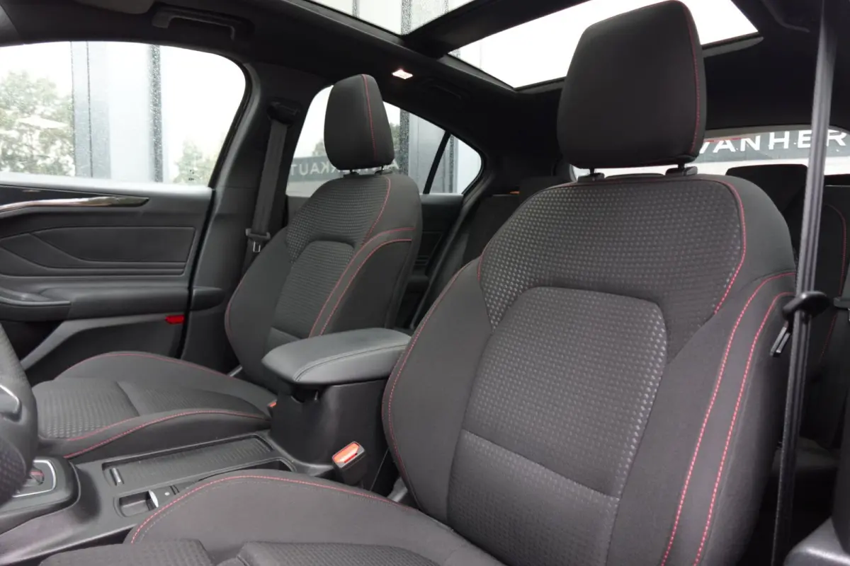 1.0 EcoBoost Hybrid ST Line PANO KEYLESS B&O