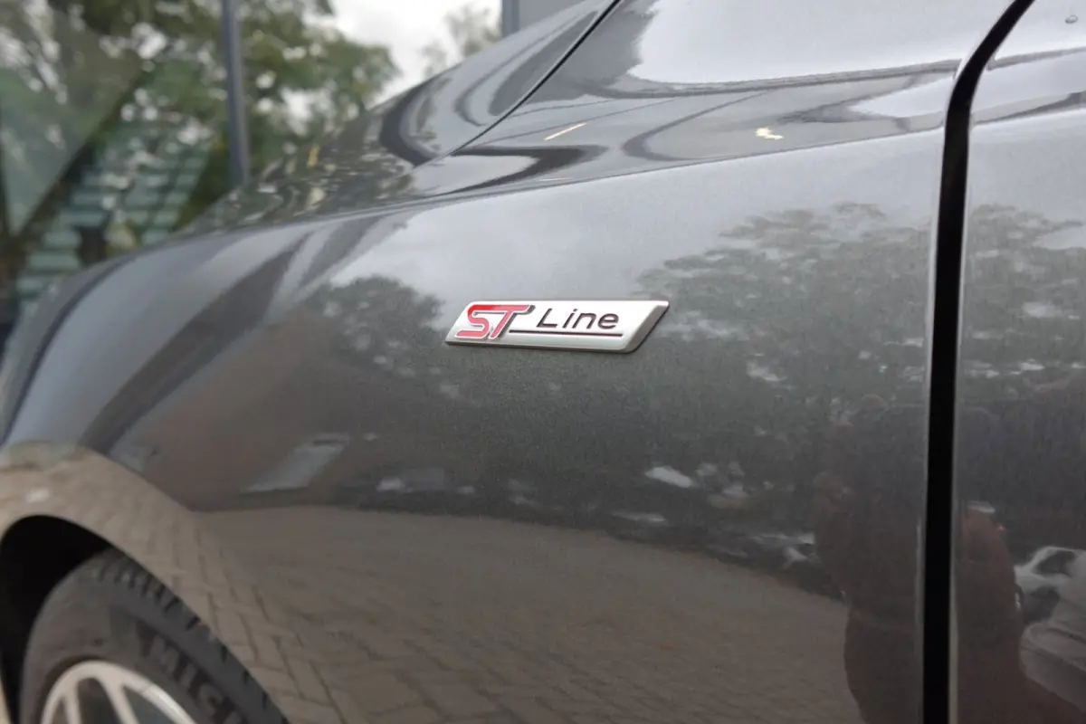 1.0 EcoBoost Hybrid ST Line PANO KEYLESS B&O