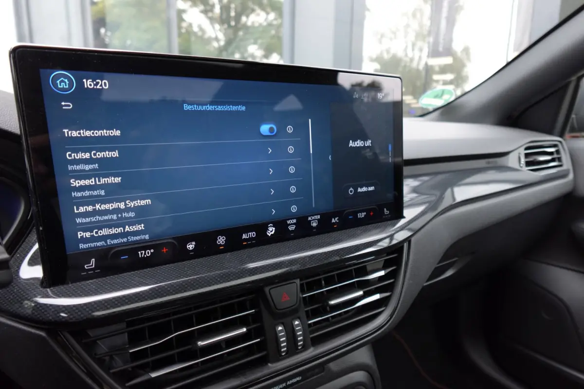 1.0 EcoBoost Hybrid ST Line PANO KEYLESS B&O