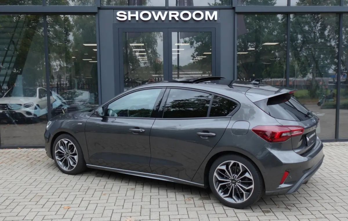 1.0 EcoBoost Hybrid ST Line PANO KEYLESS B&O