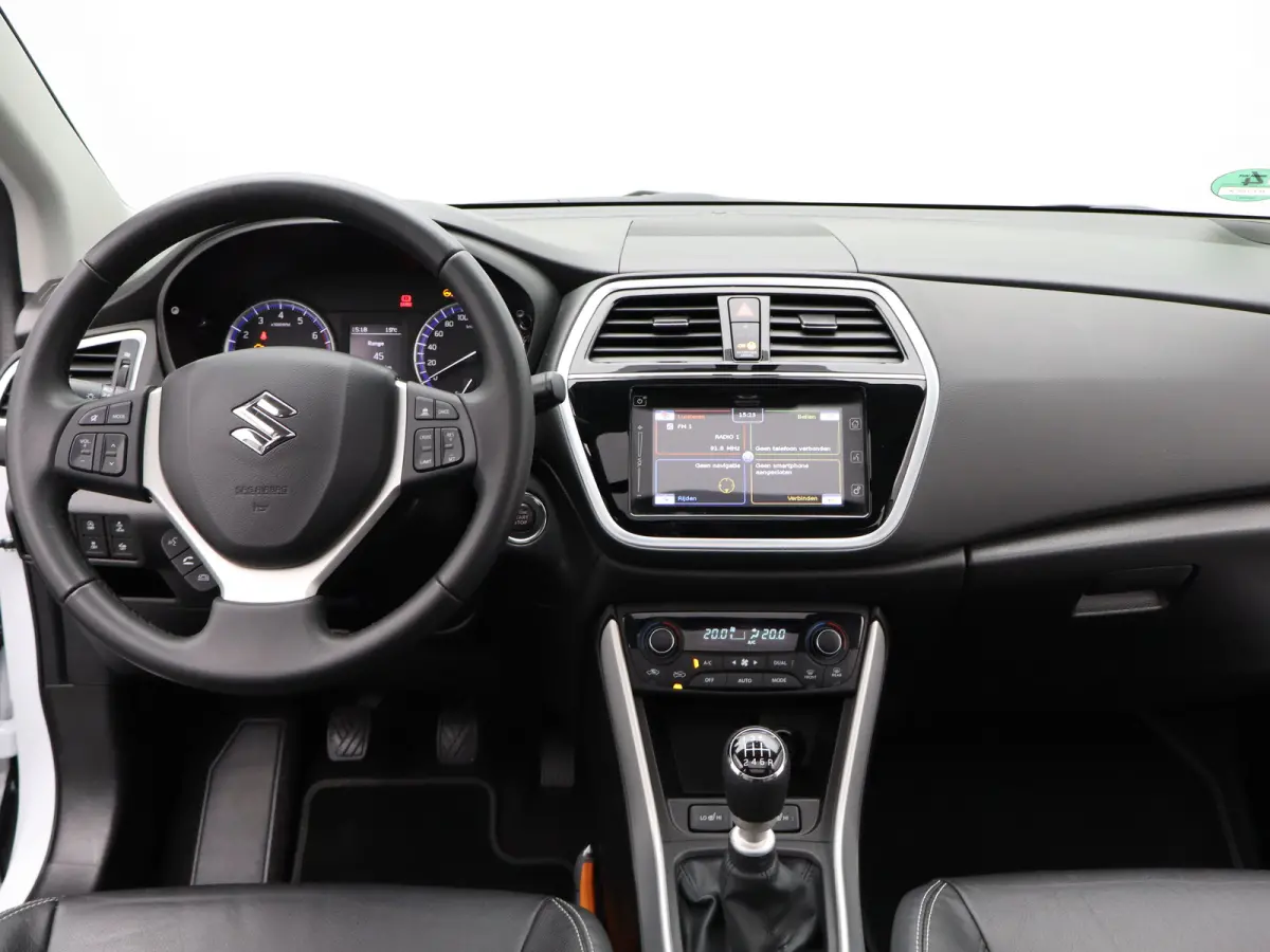 1.4 Boosterjet High Executive Stoelverwarming | Apple Carplay/Android Auto | Adaptieve Cruise Control | Navigatie | Camera | Parkeensenoren Voor en Achter
