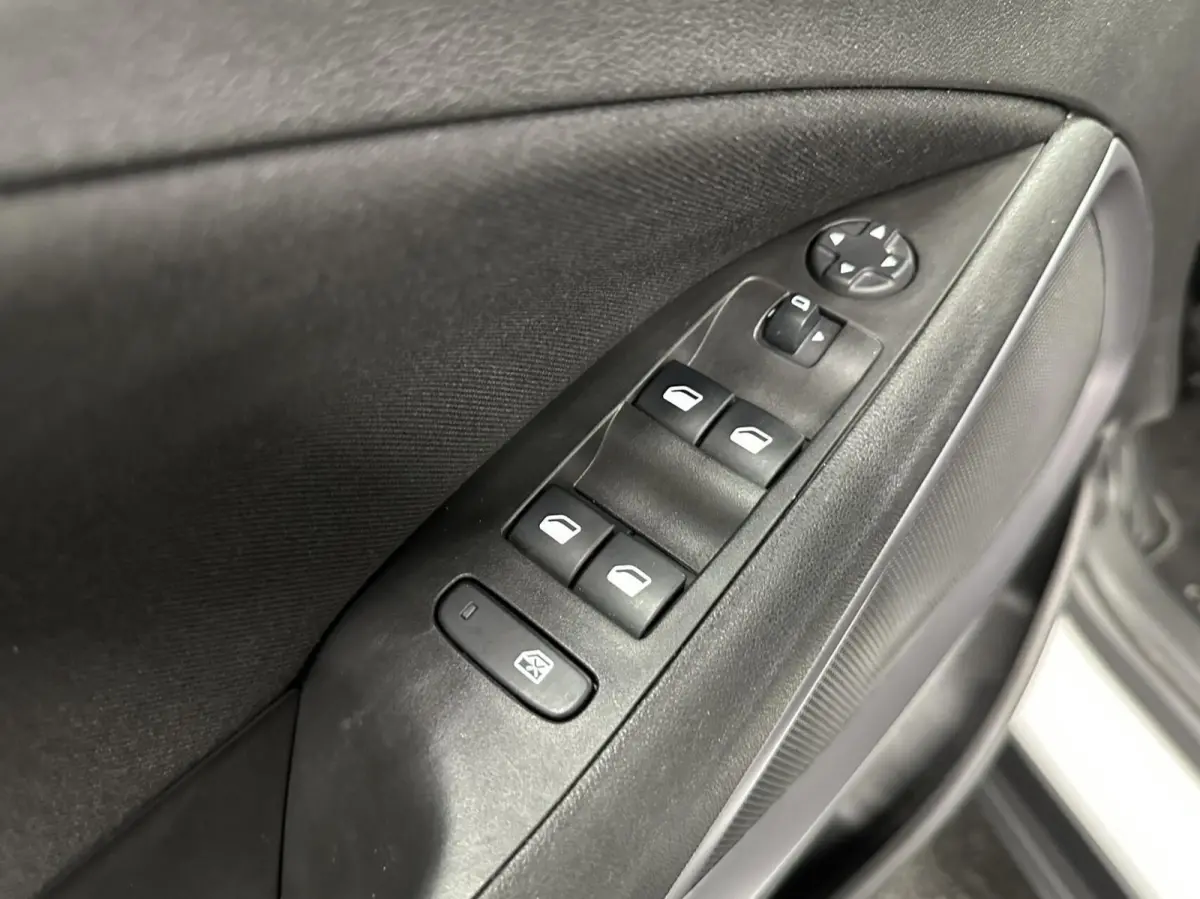 1.2 Turbo Edition CAMERA CARPLAY NAVI TREKHAAK.