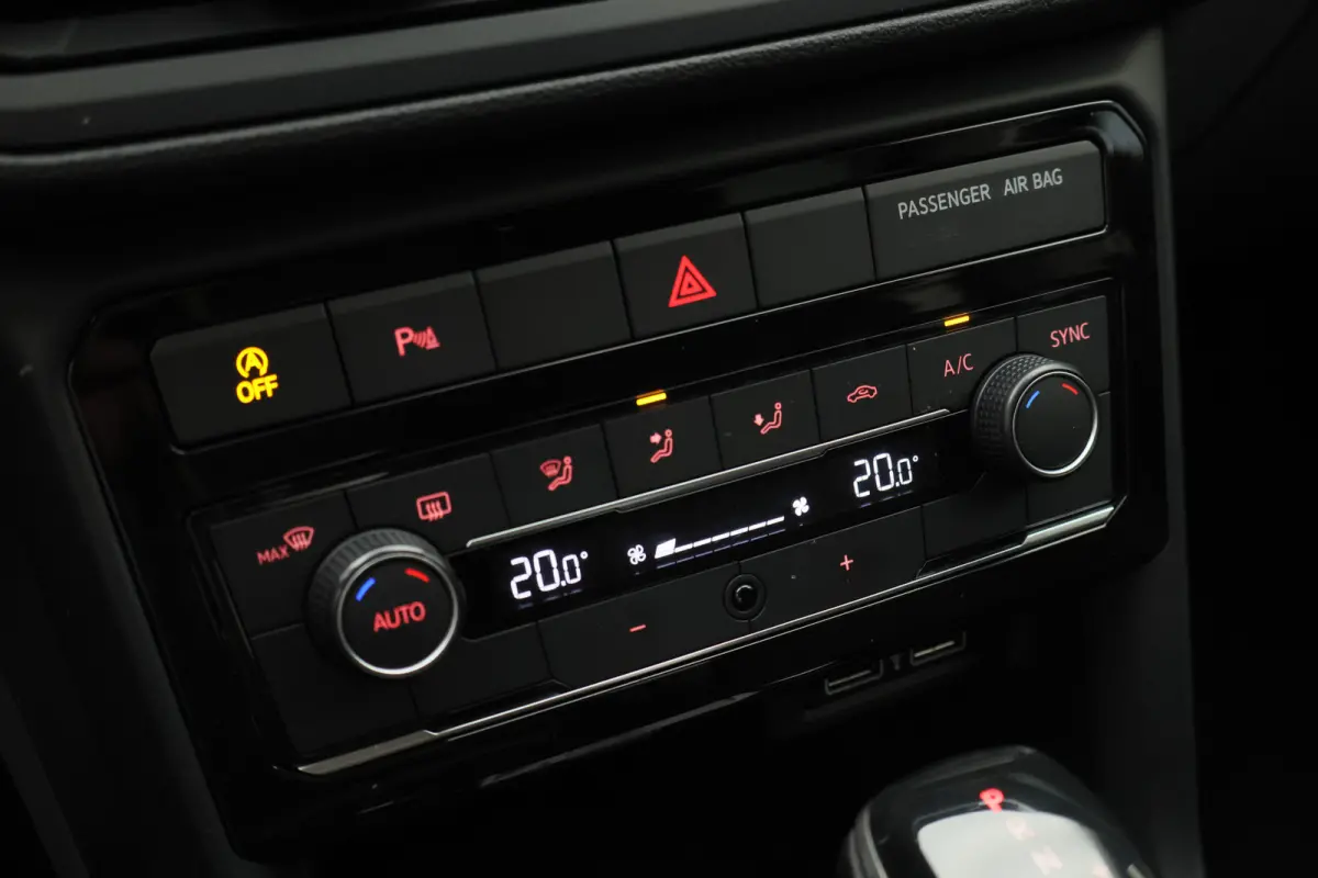 1.0 TSI DSG Life Business Apple CarPlay, ACC, Climate Control, PDC V+A, 17”
