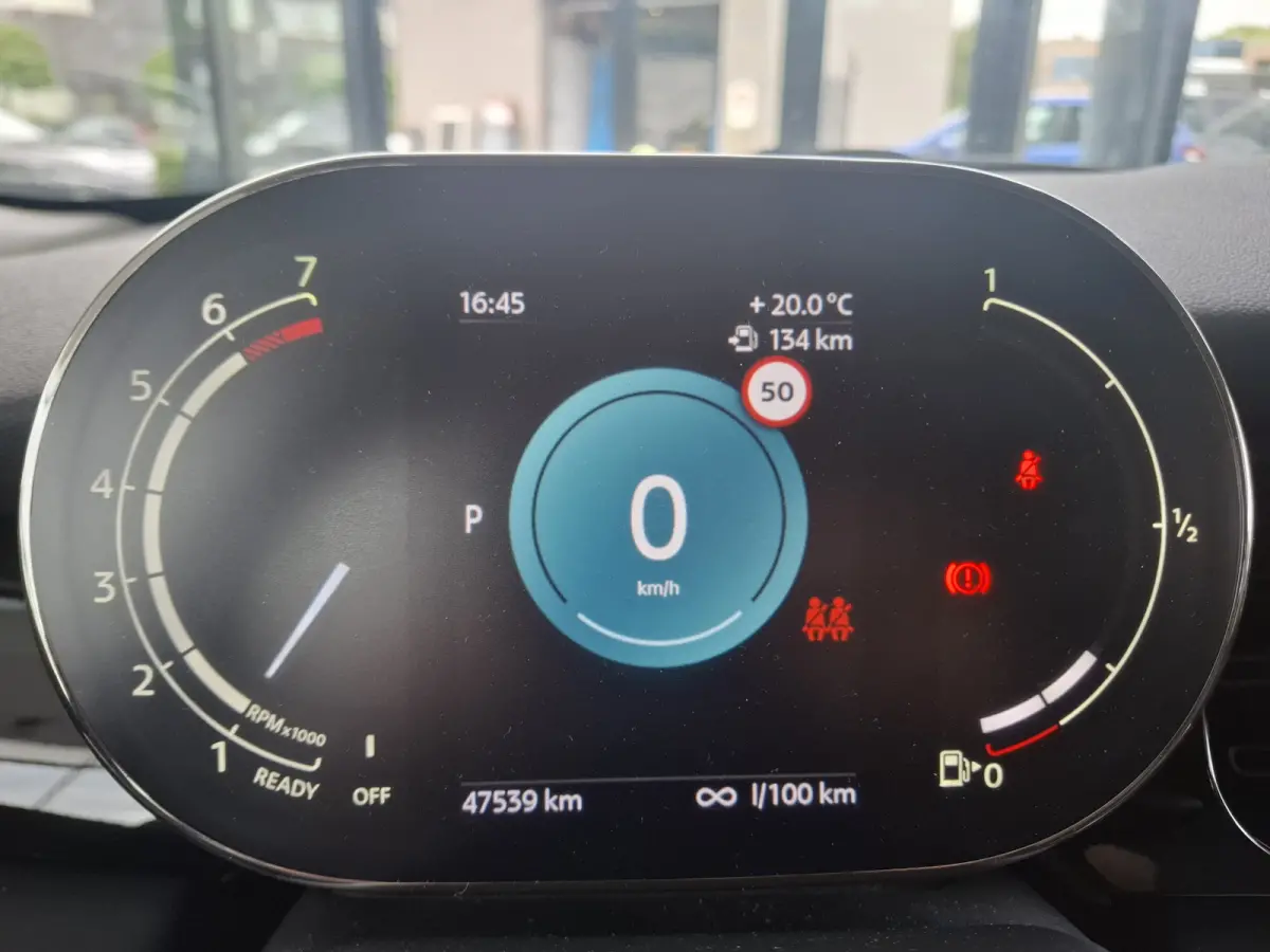 1.5 Cooper John Cooper Works | Navigatie | LMV 18" | Voorstoelen Verwarmd | Cruise Control Adaptief | Achteruitrijcamera | Airco Climate control |