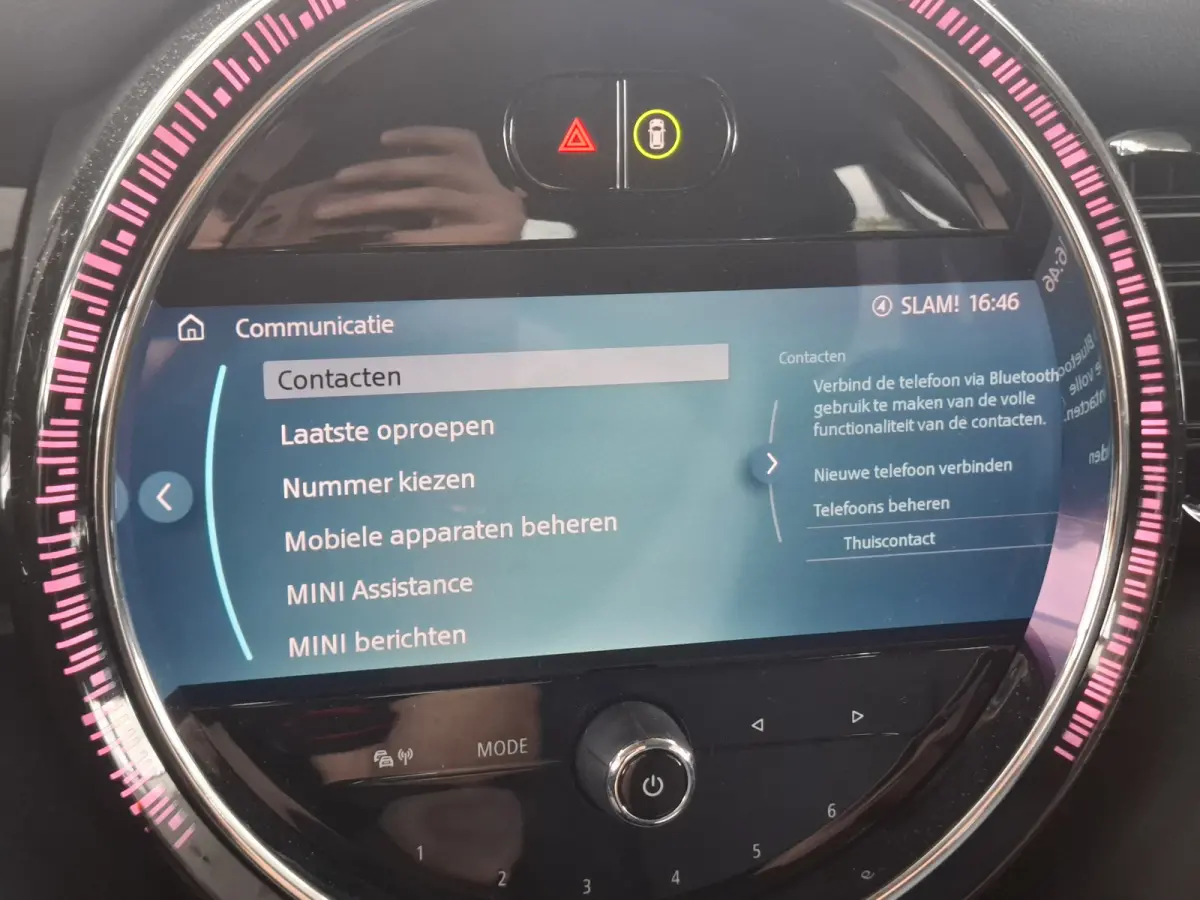 1.5 Cooper John Cooper Works | Navigatie | LMV 18" | Voorstoelen Verwarmd | Cruise Control Adaptief | Achteruitrijcamera | Airco Climate control |