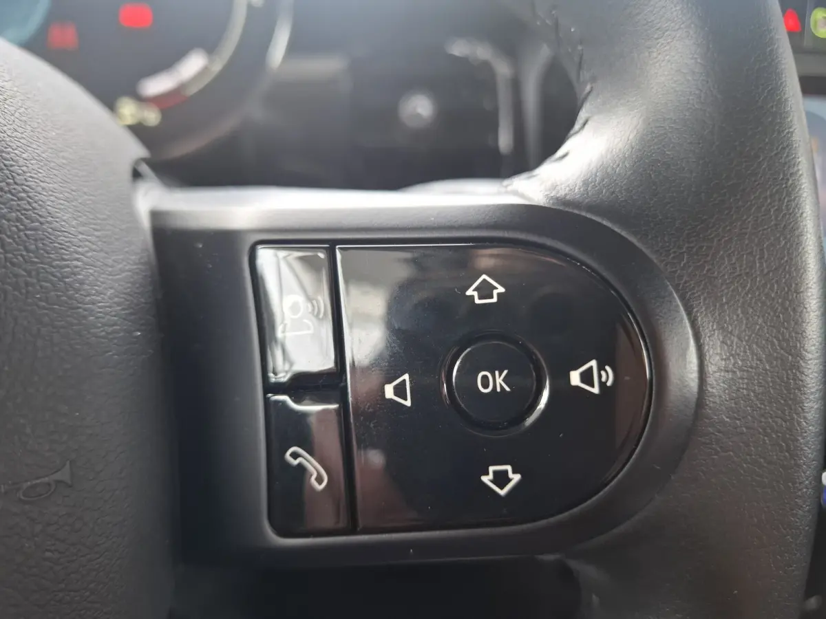 1.5 Cooper John Cooper Works | Navigatie | LMV 18" | Voorstoelen Verwarmd | Cruise Control Adaptief | Achteruitrijcamera | Airco Climate control |