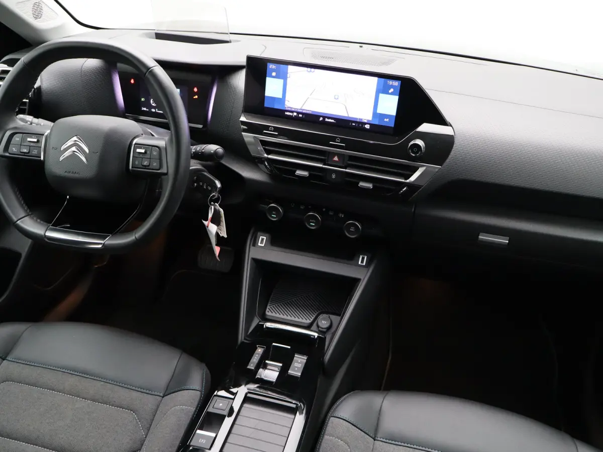 Feel Pack 50 kWh 92% SOH | Camera | Parkeersensoren | Half Lederen Bekleding | Climate Control | Apple Carplay/Android Auto