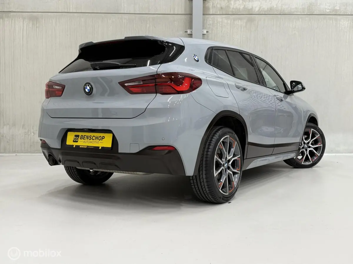 sDrive20i M Sport - Mesh Panodak HUD Navi Carplay Camera Bucket Sportstoelen Brooklyn Grau