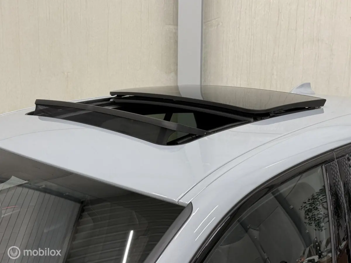 sDrive20i M Sport - Mesh Panodak HUD Navi Carplay Camera Bucket Sportstoelen Brooklyn Grau