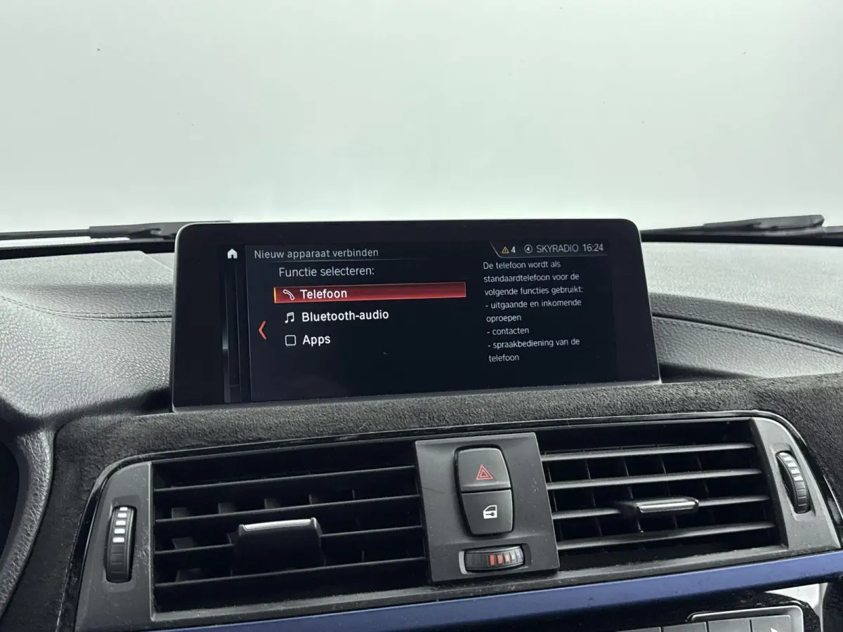 318i M Sport Edition | Cruise Control | Stoelverwarming | Climate Control | Lederen bekleding |