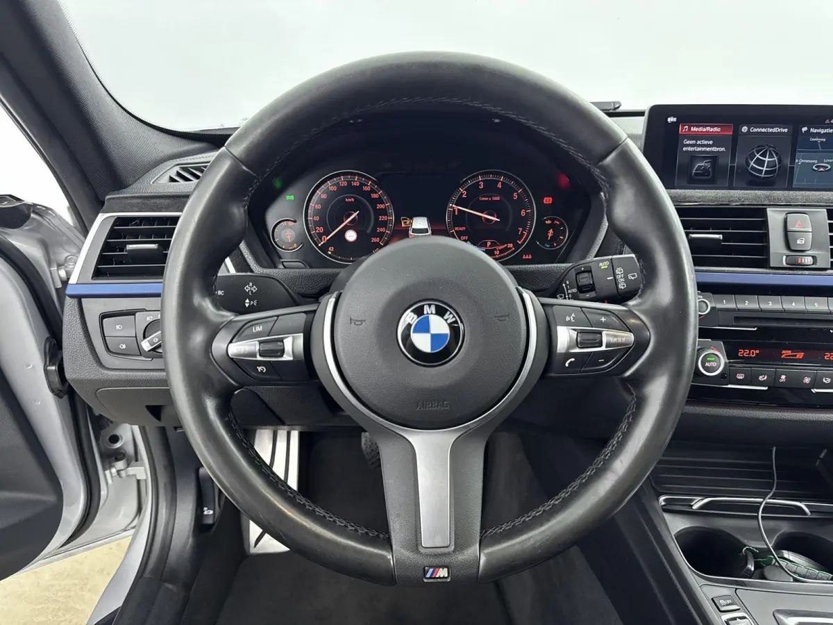 318i M Sport Edition | Cruise Control | Stoelverwarming | Climate Control | Lederen bekleding |