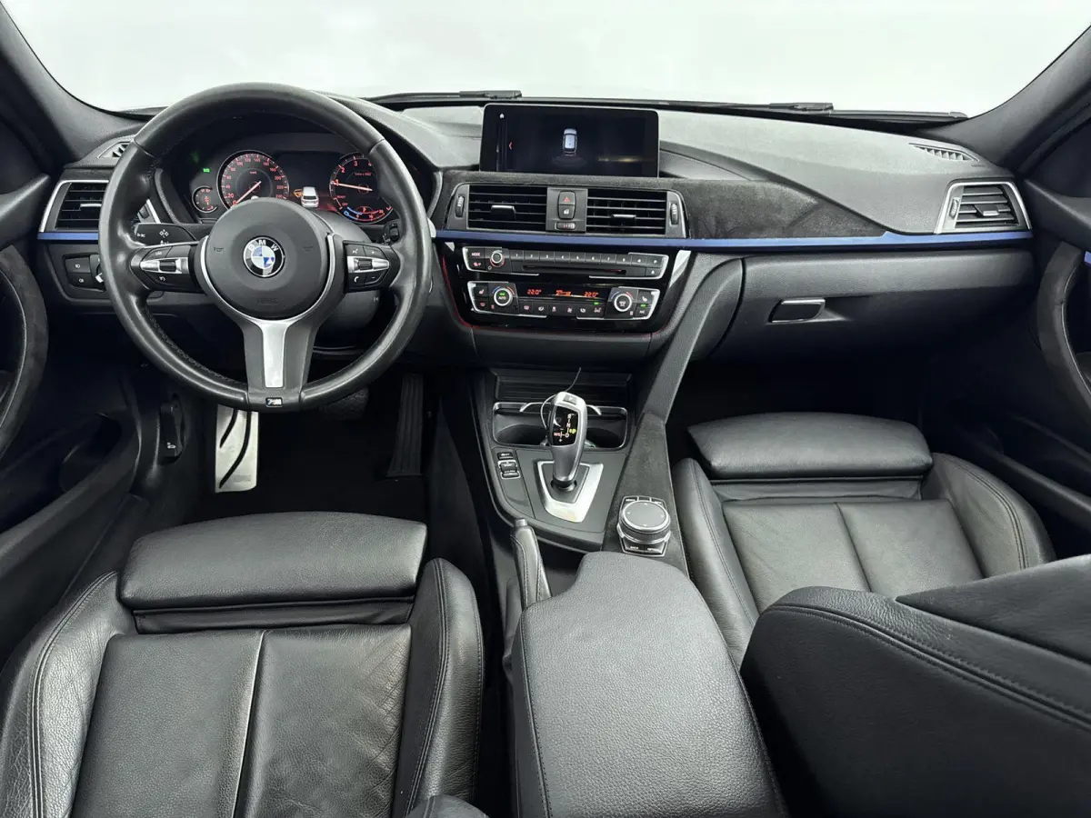318i M Sport Edition | Cruise Control | Stoelverwarming | Climate Control | Lederen bekleding |