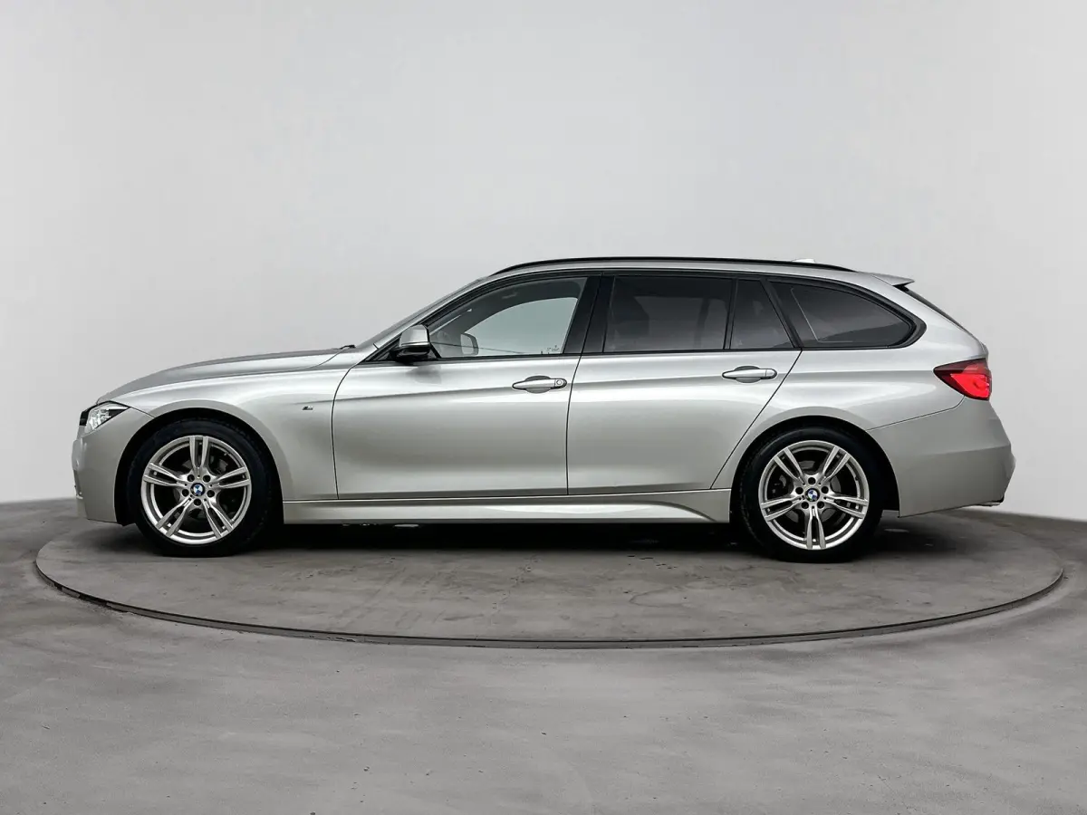 318i M Sport Edition | Cruise Control | Stoelverwarming | Climate Control | Lederen bekleding |