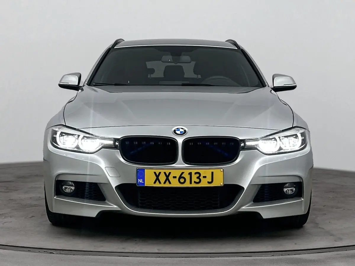 318i M Sport Edition | Cruise Control | Stoelverwarming | Climate Control | Lederen bekleding |
