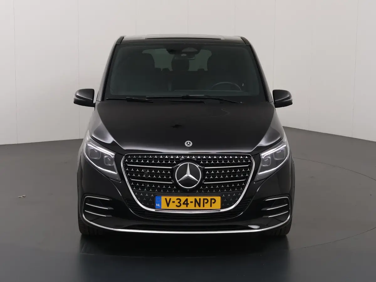 300d | XL L3 | AMG | 4-MATIC | Dubbele Cabine | 360 CAMERA | DISTRONIC PLUS | LEDER ZWART "LUGANO" | ALARM | STOELVERWARMING | NAVIGATIE | CARPLAY | ANDROID AUTO | CLIMATE CONTROL | DAB+ | C