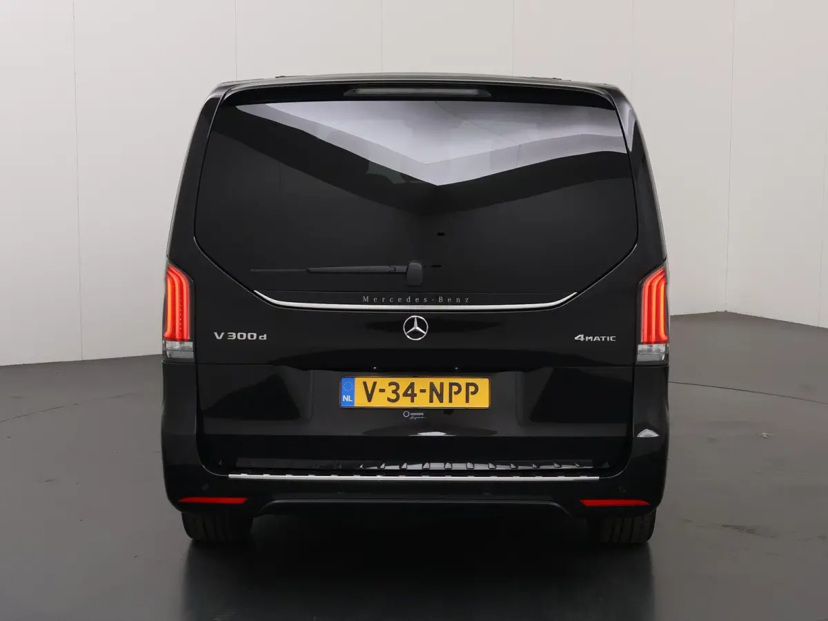 300d | XL L3 | AMG | 4-MATIC | Dubbele Cabine | 360 CAMERA | DISTRONIC PLUS | LEDER ZWART "LUGANO" | ALARM | STOELVERWARMING | NAVIGATIE | CARPLAY | ANDROID AUTO | CLIMATE CONTROL | DAB+ | C