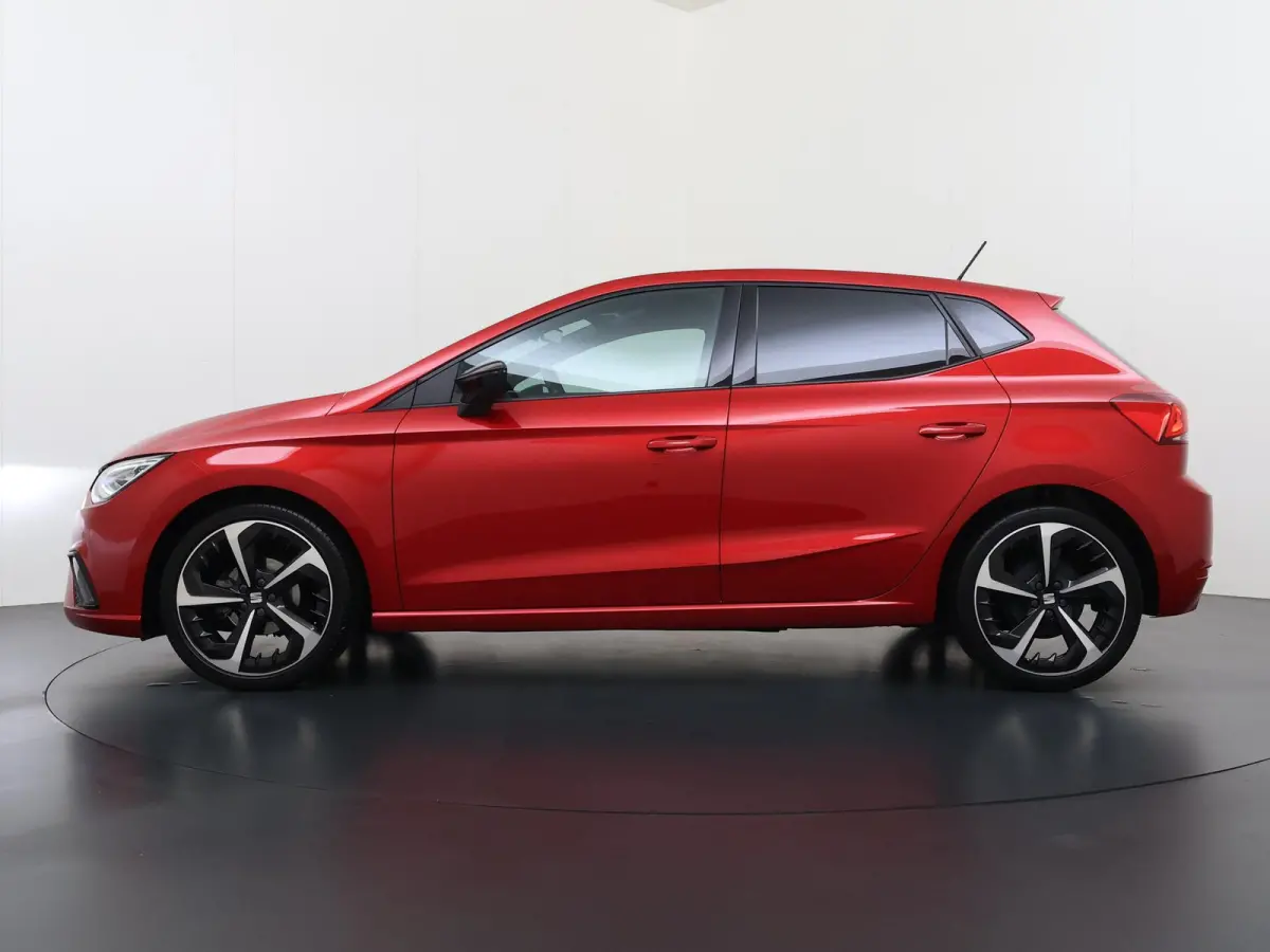 1.0 EcoTSI FR VAN:18.900,- VOOR:16.440,- UW HERFSTVOORDEEL:2.460,- 18 INCH| PARKEERSENSOREN| RIJKLAAR GELEVERD INCL. 12 MND BOVAG GARANTIE|  ORIGINEEL NEDERLANDS GELEVERD NAP| FULL LED| CARP