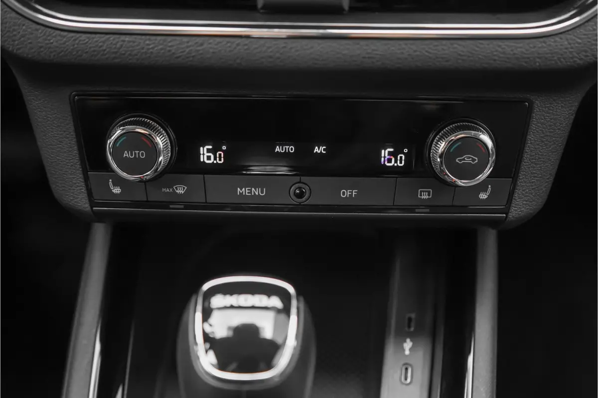 1.5 TSI ACT Business Edition Camera Trekhaak Stuur & Stoelverw