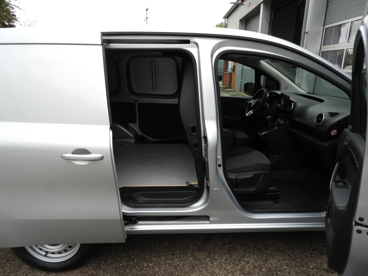 112 Select L1 51 kWh | MBUX | LED | CAMERA | CRUISE CONTROL