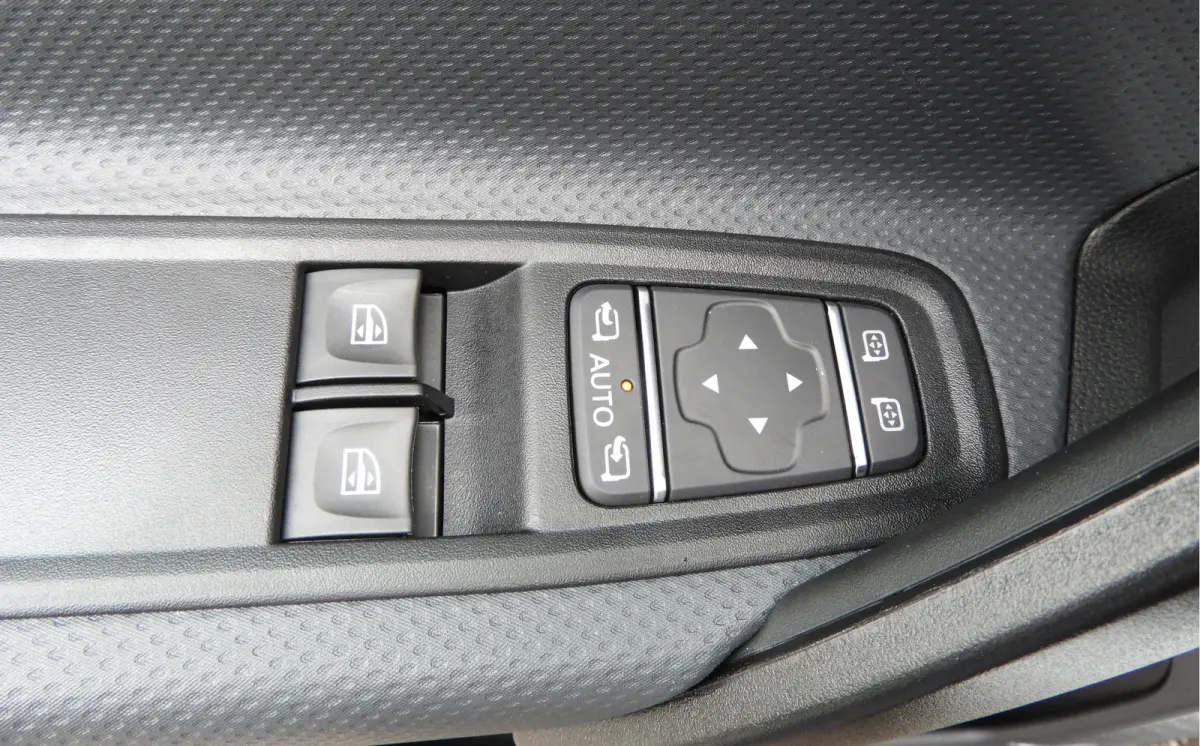 112 Select L1 51 kWh | MBUX | LED | CAMERA | CRUISE CONTROL