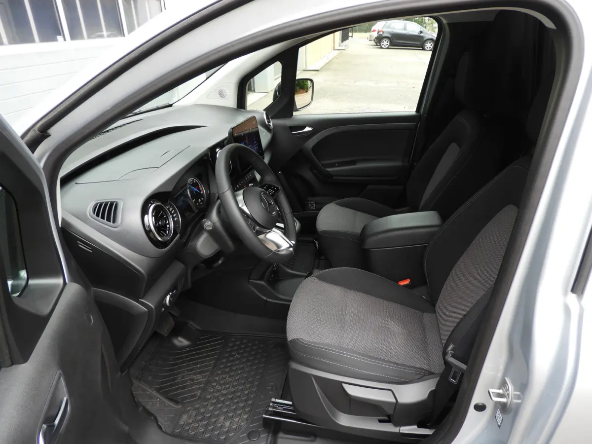 112 Select L1 51 kWh | MBUX | LED | CAMERA | CRUISE CONTROL