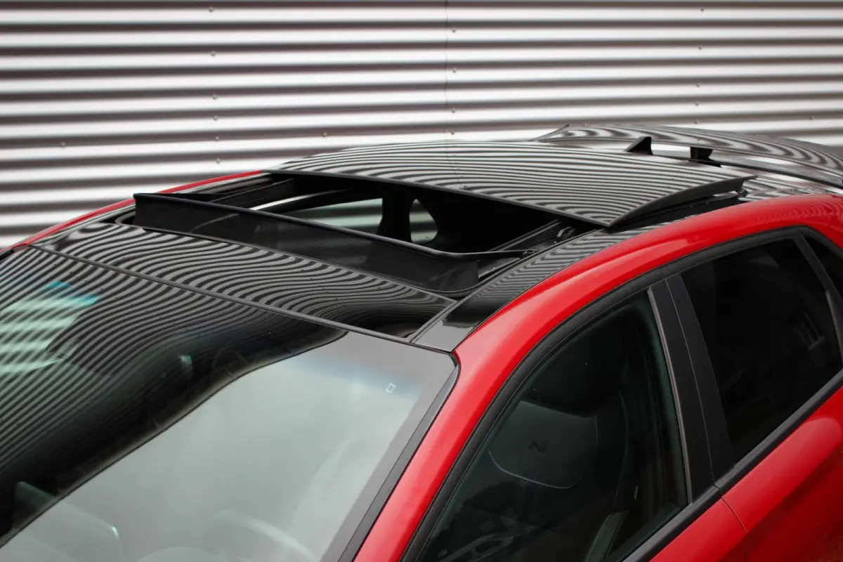 2.0 N Performance // Panoramadak | Memory | Carbon Spoiler | Pipercross Intake | Camera | Handgeschakeld | Inclusief garantie