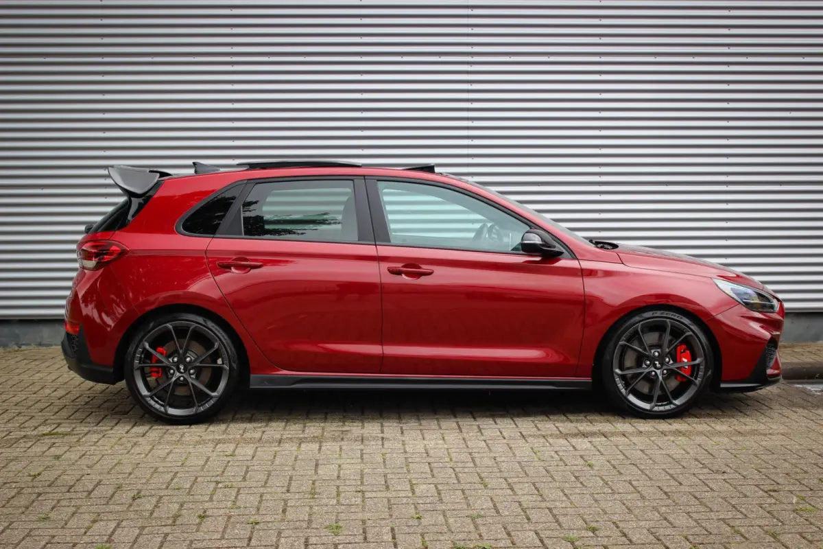 2.0 N Performance // Panoramadak | Memory | Carbon Spoiler | Pipercross Intake | Camera | Handgeschakeld | Inclusief garantie