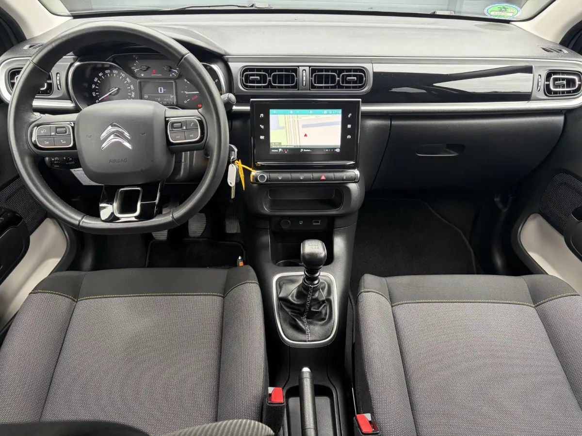 1.2 PureTech S&S Shine D-riem vv in 02-2025 l 1e Eigenaar l Dealer Onderhouden l 110pk l Navi l Camera l Carplay l Clima l Cruise l Lm velgen l 6 Bak l Rijstrooksensor l Pdc l N.A.P l Apk to