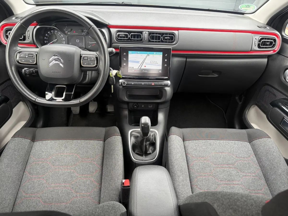 1.2 PureTech S&S Shine D-riem vv in 08-2026 l 1e Eigenaar l Camera l Carplay l Navi l 110pk l Dealer Onderhouden l Clima l Cruise l 6 Bak l Pdc l Lm velgen l N.A.P l Apk tot 02-2027
