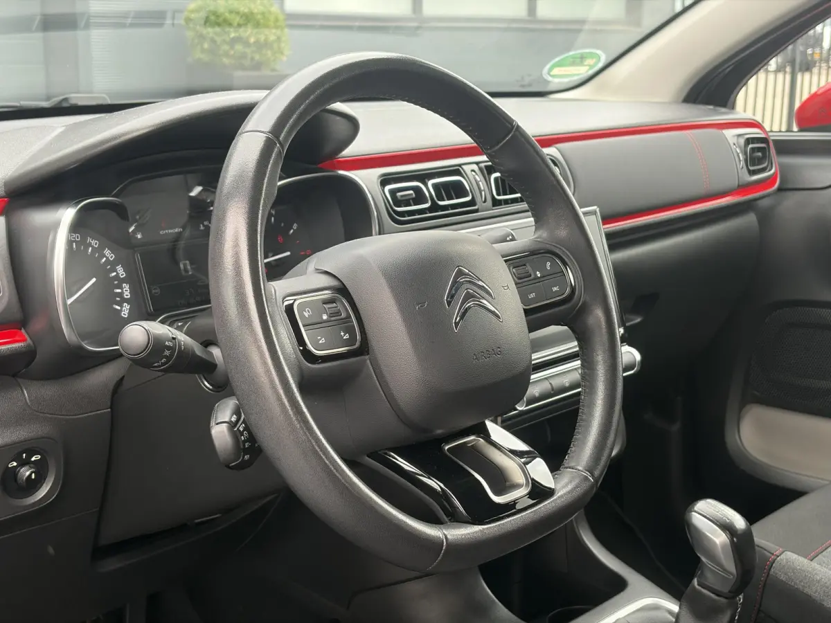 1.2 PureTech S&S Shine D-riem vv in 08-2026 l 1e Eigenaar l Camera l Carplay l Navi l 110pk l Dealer Onderhouden l Clima l Cruise l 6 Bak l Pdc l Lm velgen l N.A.P l Apk tot 02-2027