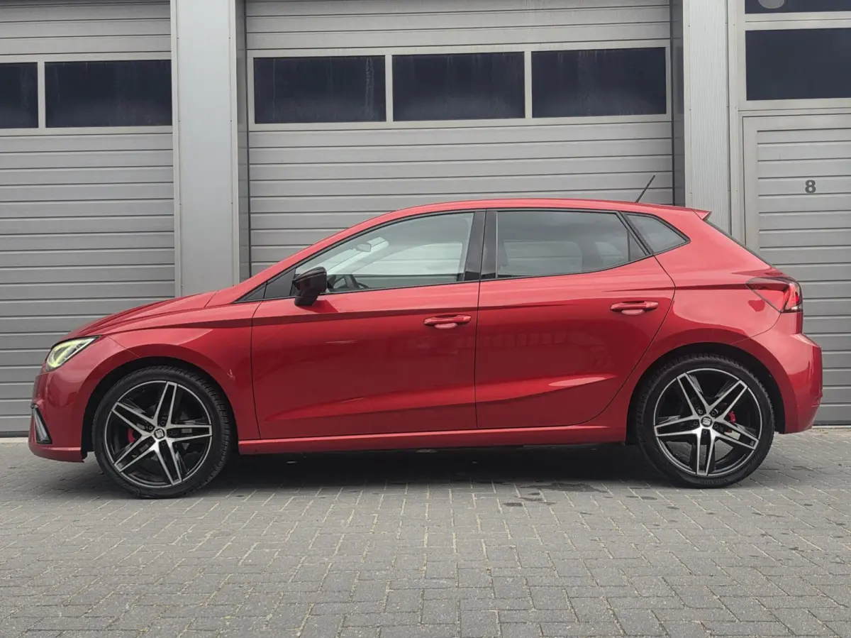 1.0 TSI FR Alcantara/ACC/Led/Camara/Carplay/Beats/Sfeer/