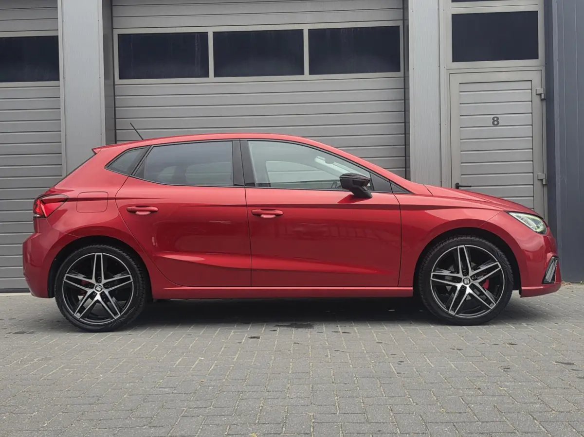1.0 TSI FR Alcantara/ACC/Led/Camara/Carplay/Beats/Sfeer/