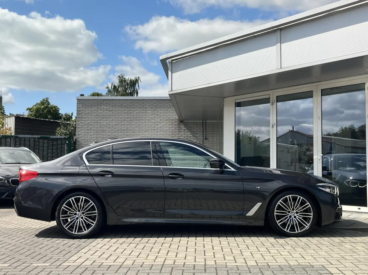 520i M-SPORT NL AUTO NAPPA+MEMORY+19INCH NL AUTO