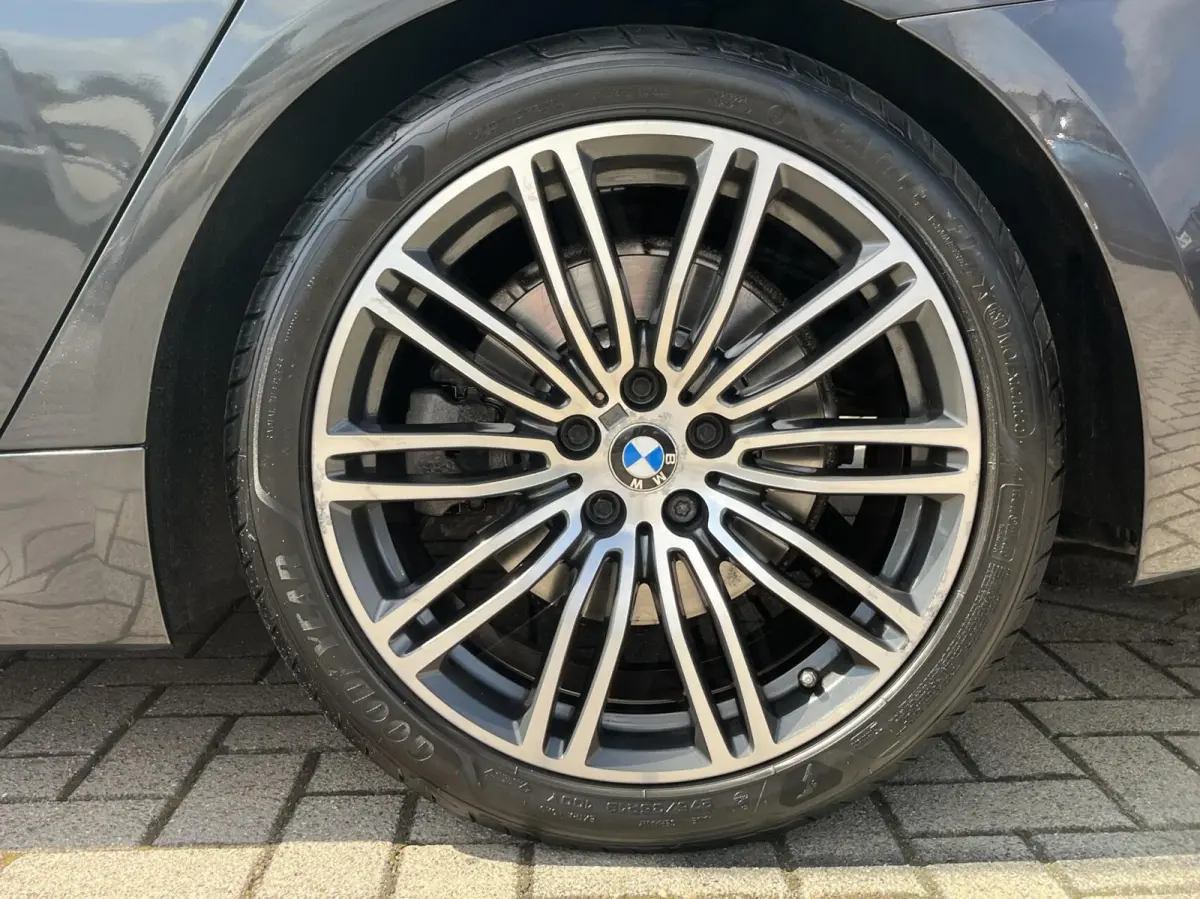 520i M-SPORT NL AUTO NAPPA+MEMORY+19INCH NL AUTO