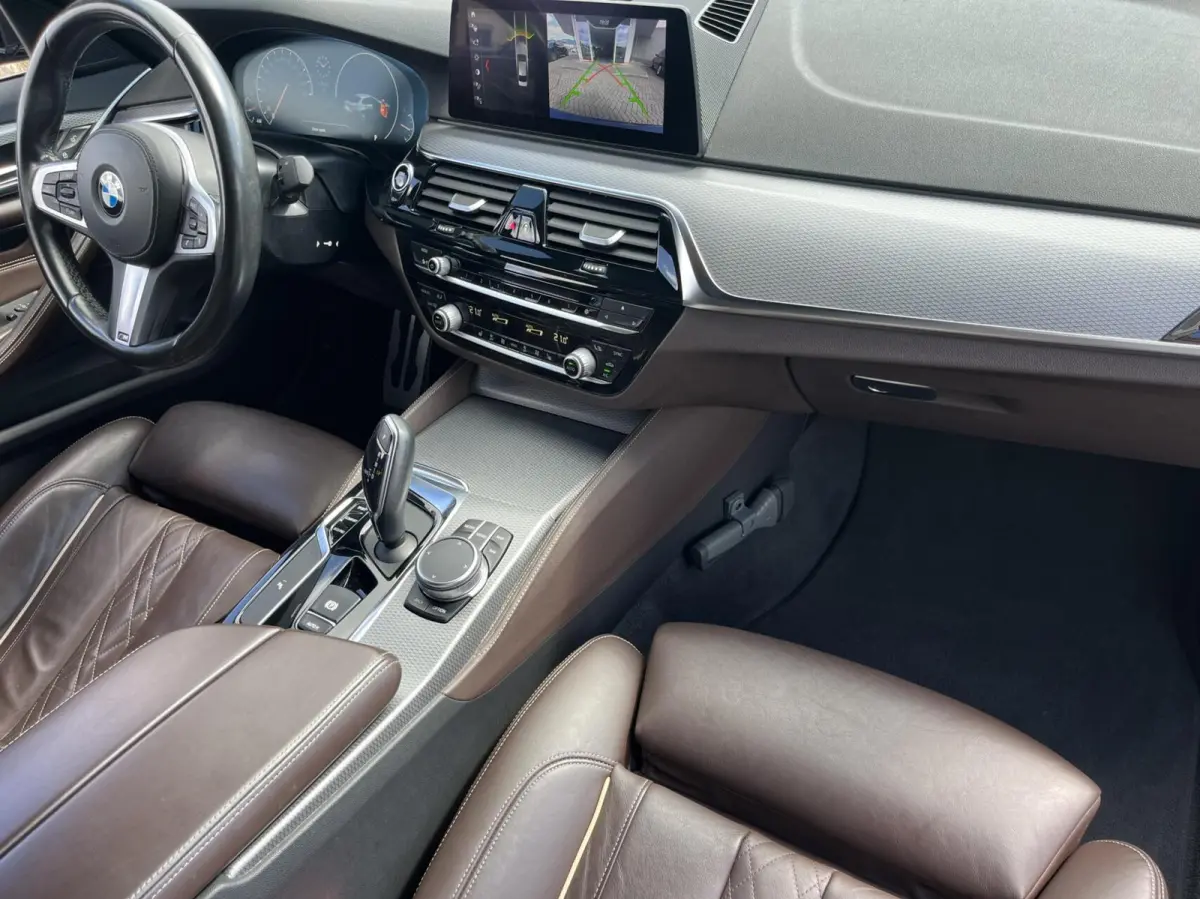 520i M-SPORT NL AUTO NAPPA+MEMORY+19INCH NL AUTO