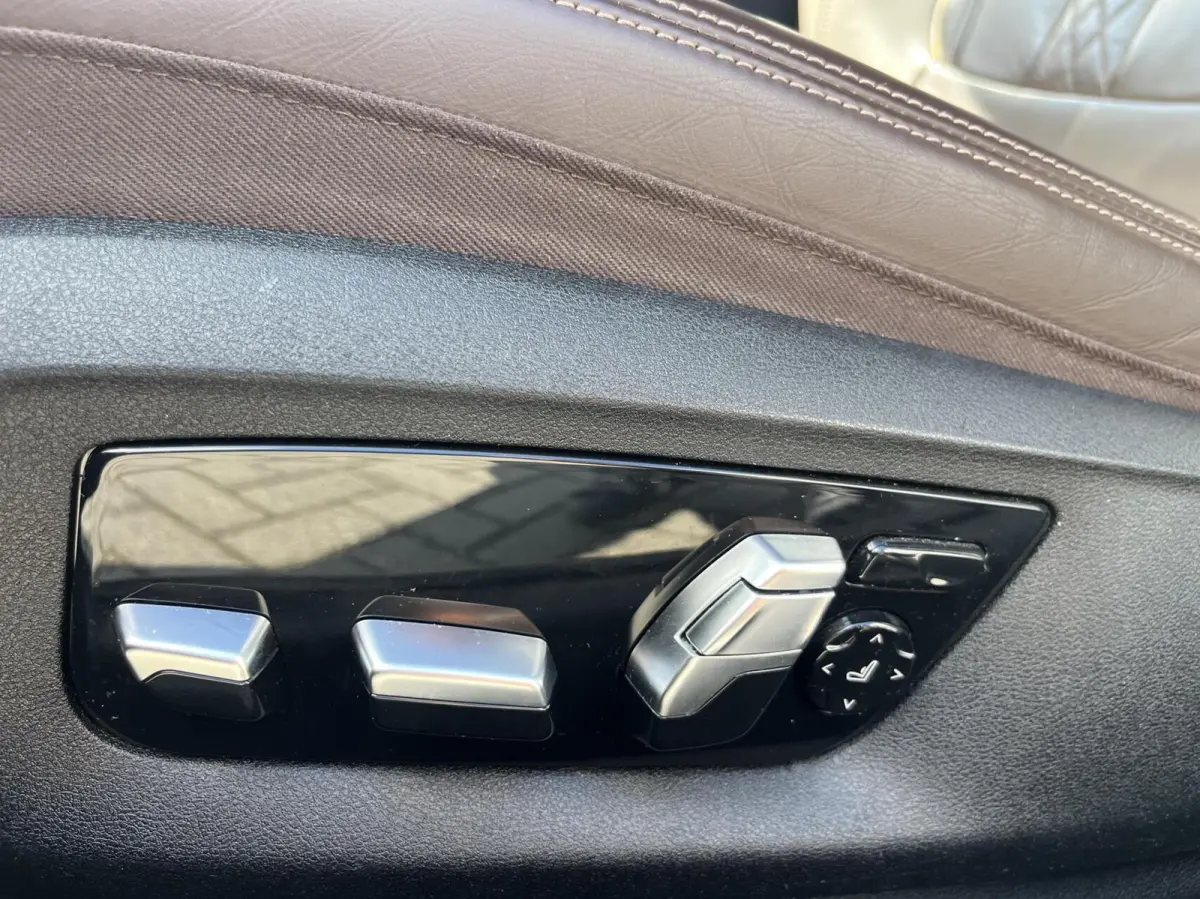 520i M-SPORT NL AUTO NAPPA+MEMORY+19INCH NL AUTO