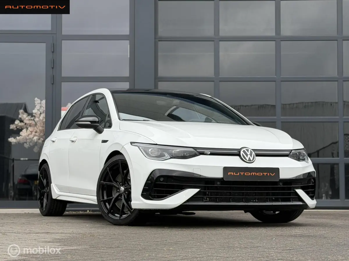 2.0 TSI R 4Motion PANO / AKRA / IQ-light / H&k
