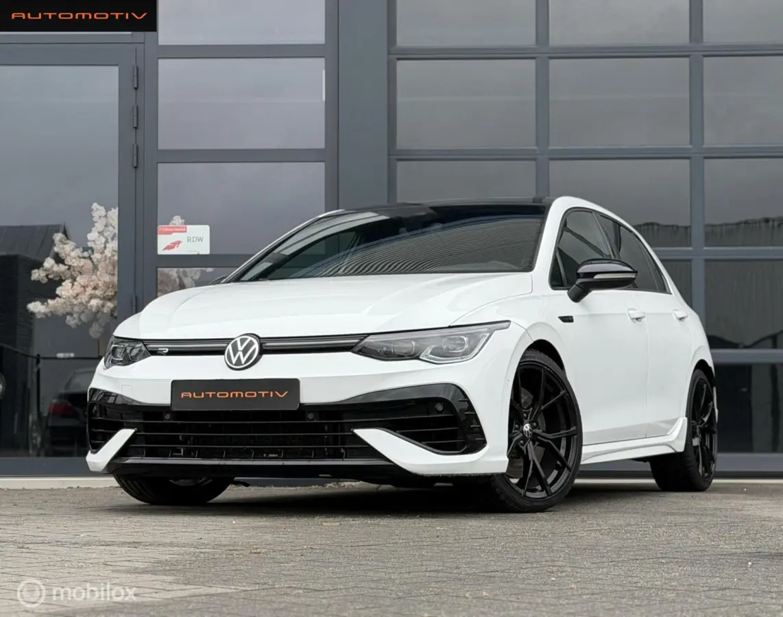 2.0 TSI R 4Motion PANO / AKRA / IQ-light / H&k