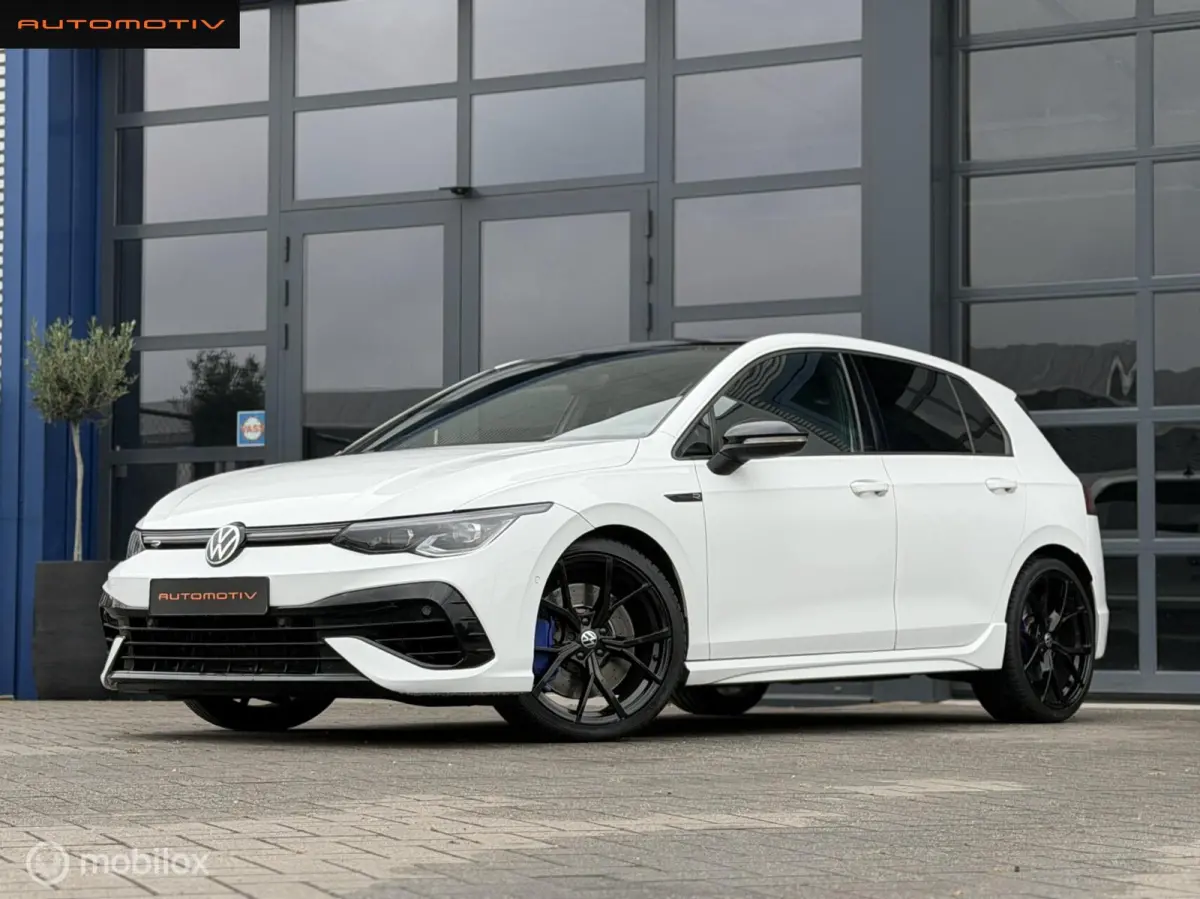 2.0 TSI R 4Motion PANO / AKRA / IQ-light / H&k