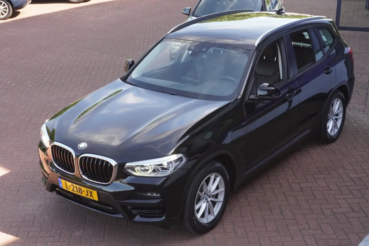 XDrive30e Business Edition Sport Plus+Led+Leder+Parking-Pack+Adaptief-Cruise+Elek-Klep+navigatie+NIEUWE BANDEN