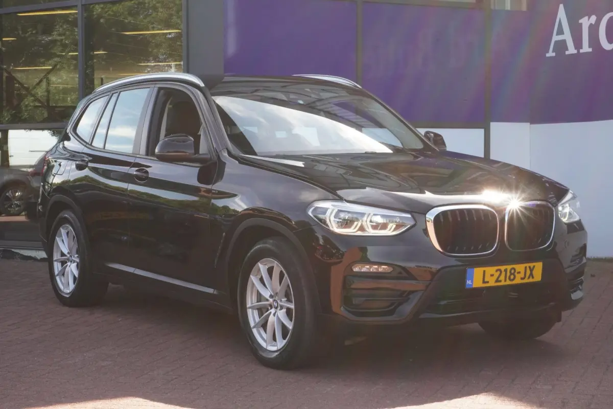 XDrive30e Business Edition Sport Plus+Led+Leder+Parking-Pack+Adaptief-Cruise+Elek-Klep+navigatie+NIEUWE BANDEN